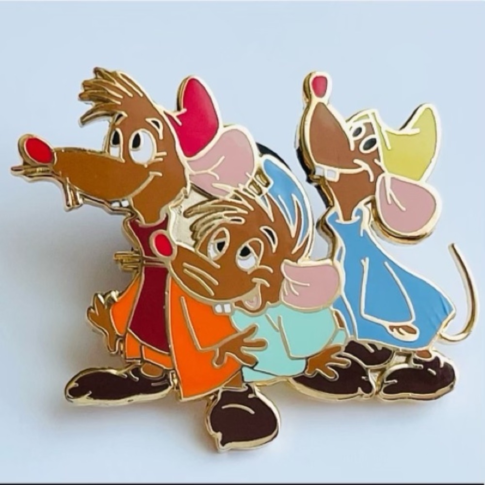 2002 Disney WDW Cinderella’s Three Mice JAQ LUKE MERT Sewing Vintage Pin